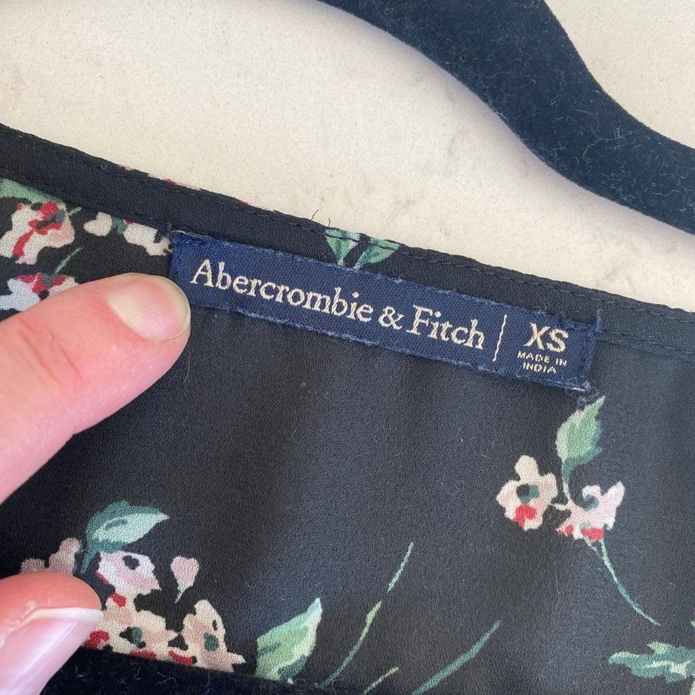 Abercrombie and Fitch Y2K 90s Style Black Floral Short-Sleeve Wrap Dress Size XS - Picture 7 of 7